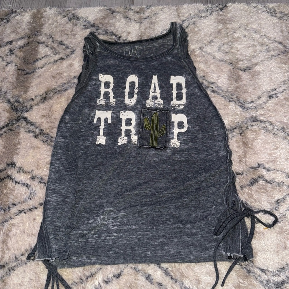 Super cute tank top from the buckle.